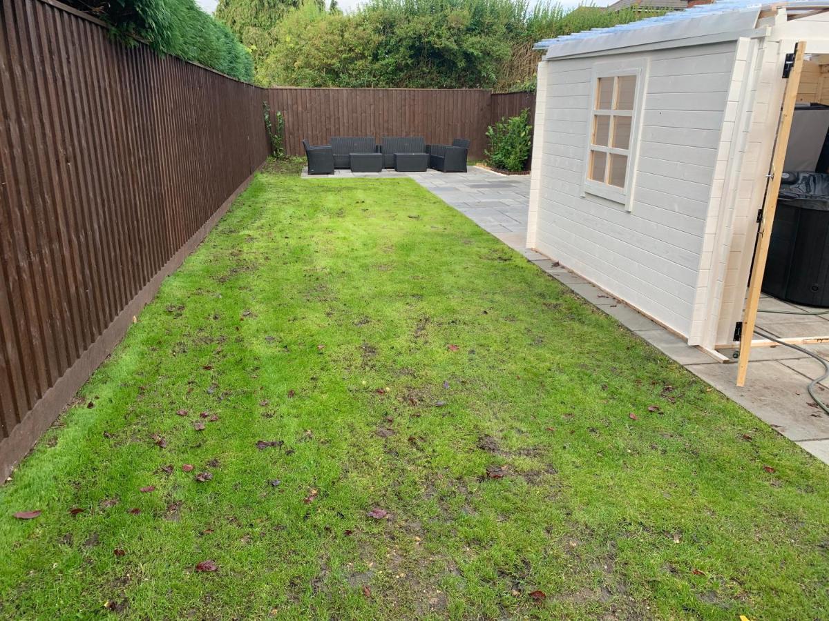 Fantastic Villa Bournemouth - Spa, Parking, Garden エクステリア 写真