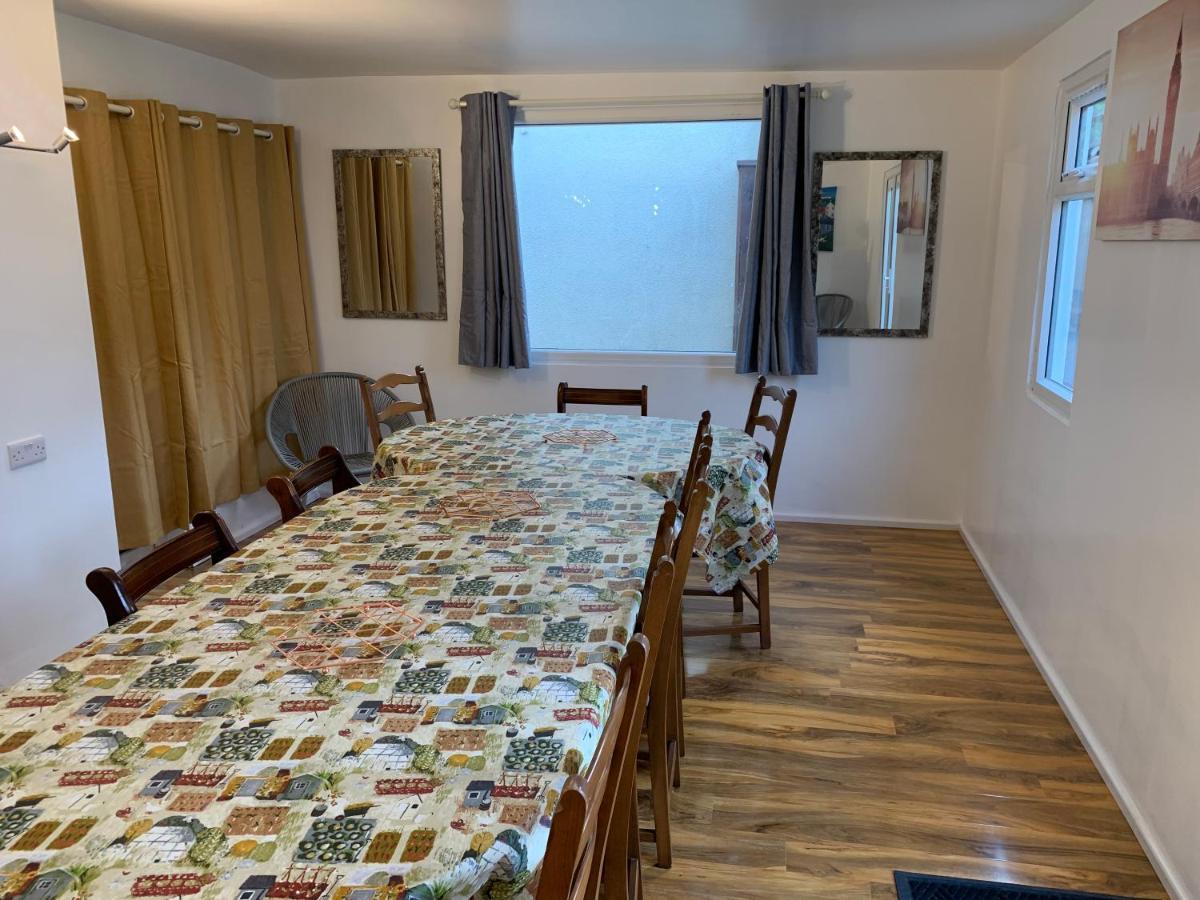 Fantastic Villa Bournemouth - Spa, Parking, Garden エクステリア 写真