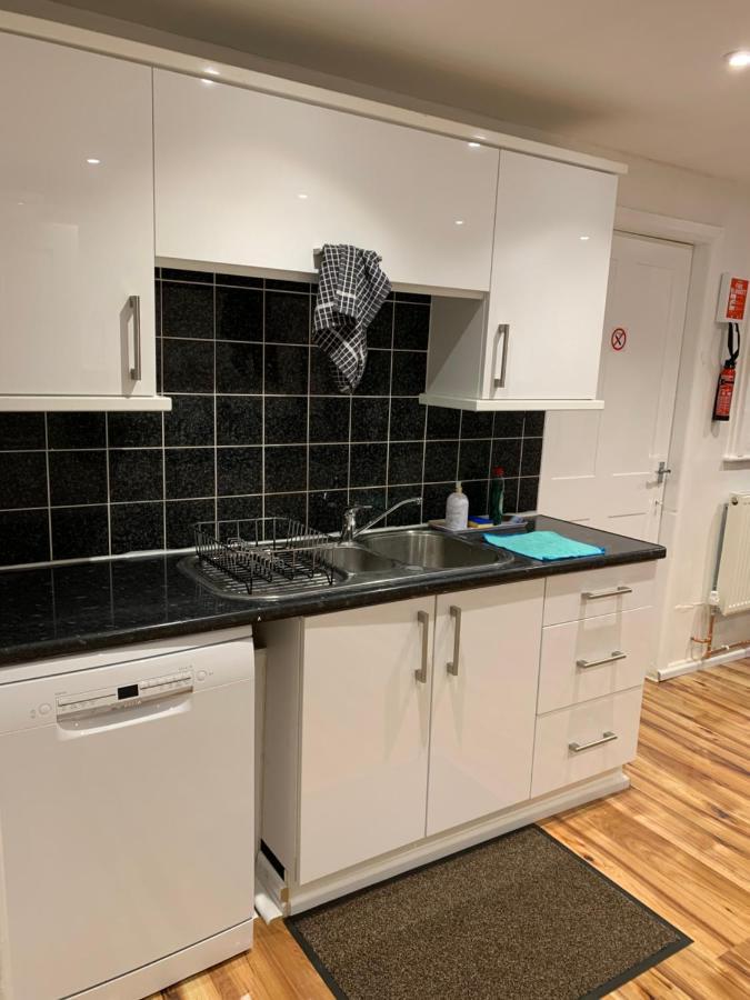 Fantastic Villa Bournemouth - Spa, Parking, Garden エクステリア 写真