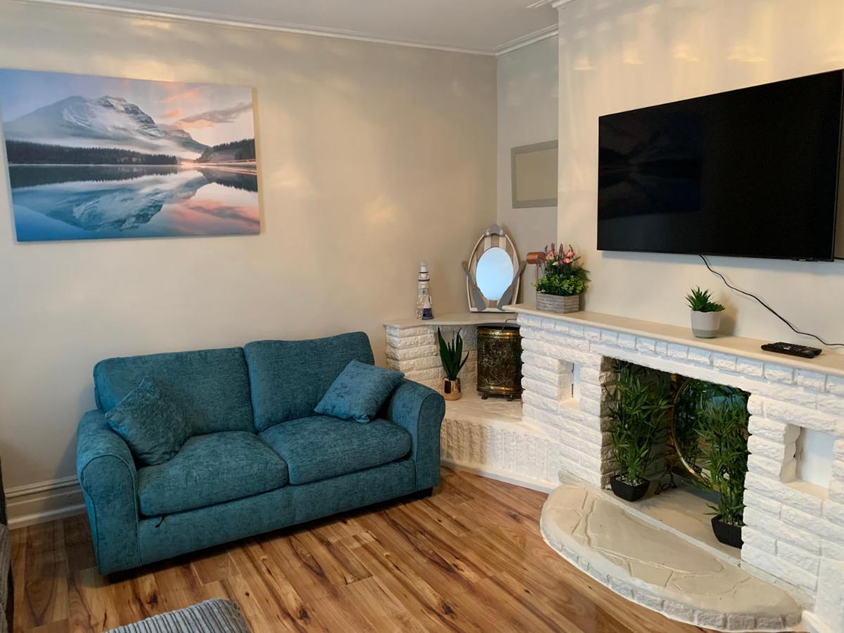 Fantastic Villa Bournemouth - Spa, Parking, Garden エクステリア 写真
