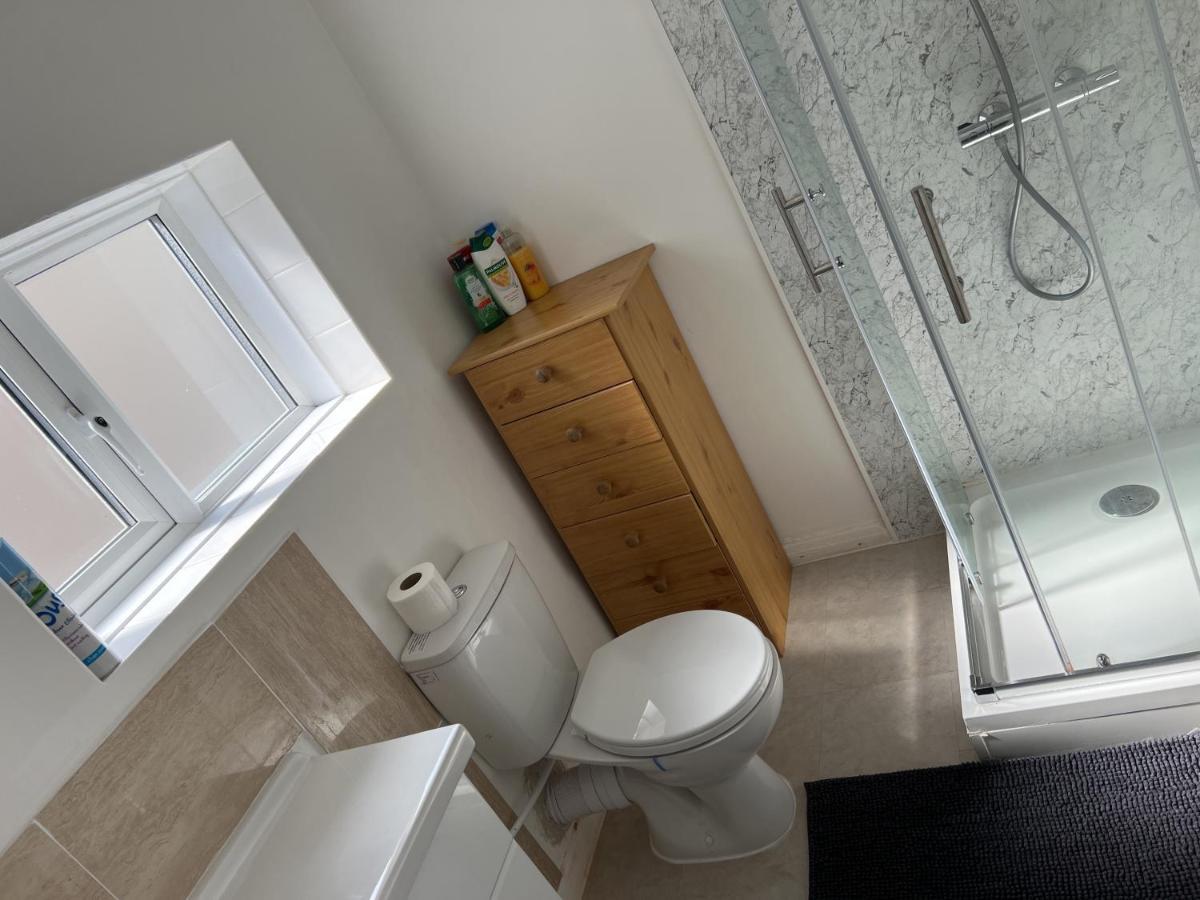 Fantastic Villa Bournemouth - Spa, Parking, Garden エクステリア 写真